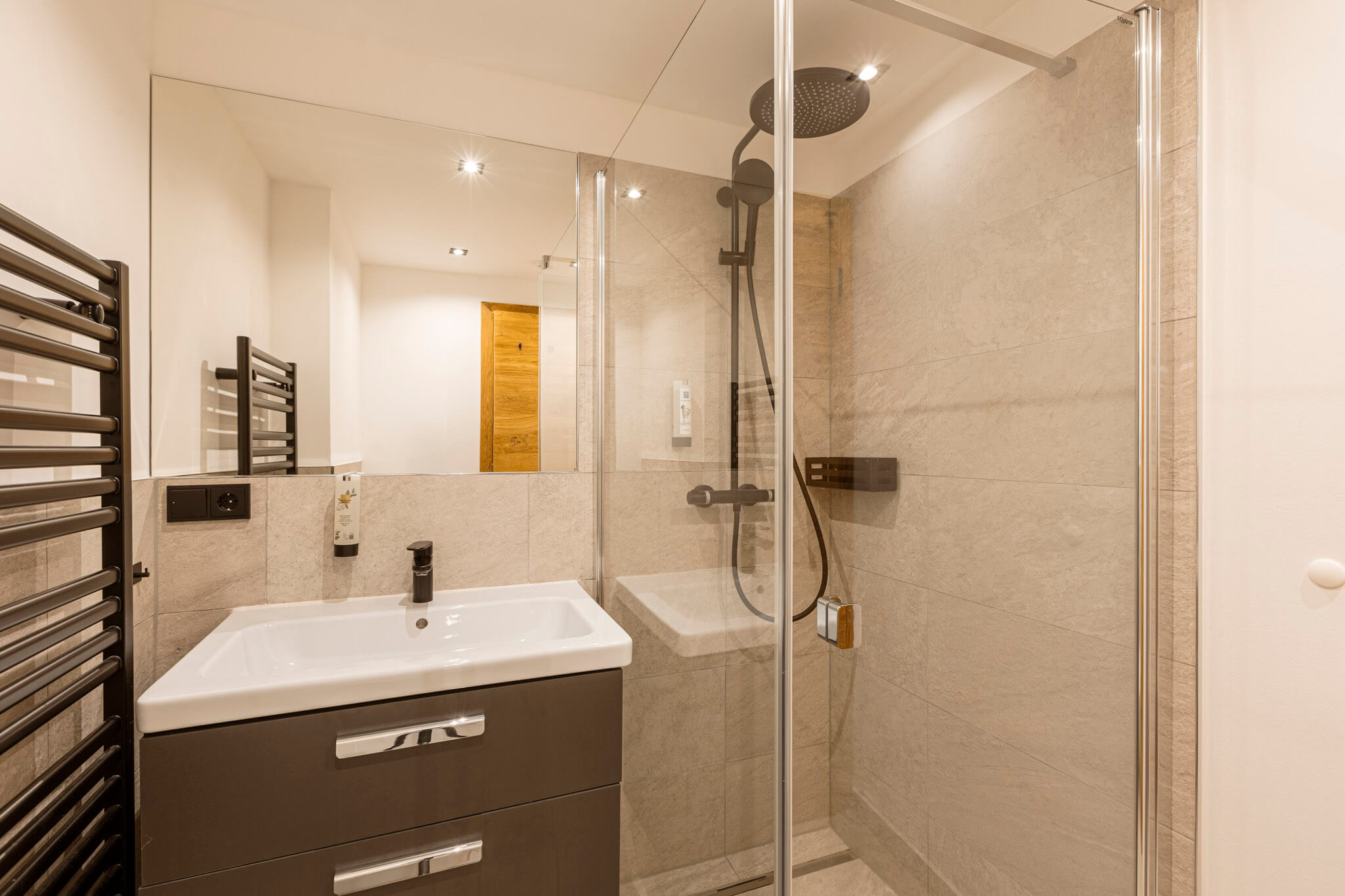 Badezimmer Zugspitz Suites Lermoos Badezimmer Zugspitz Suites Lermoos