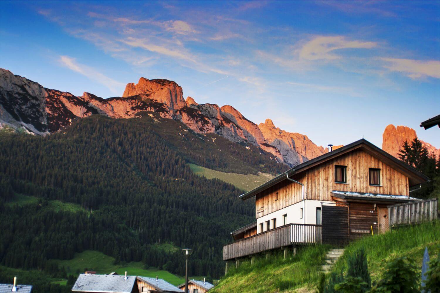 Holiday home with mountain view: Alpendorf Dachstein West Holiday home with mountain view: Alpendorf Dachstein West