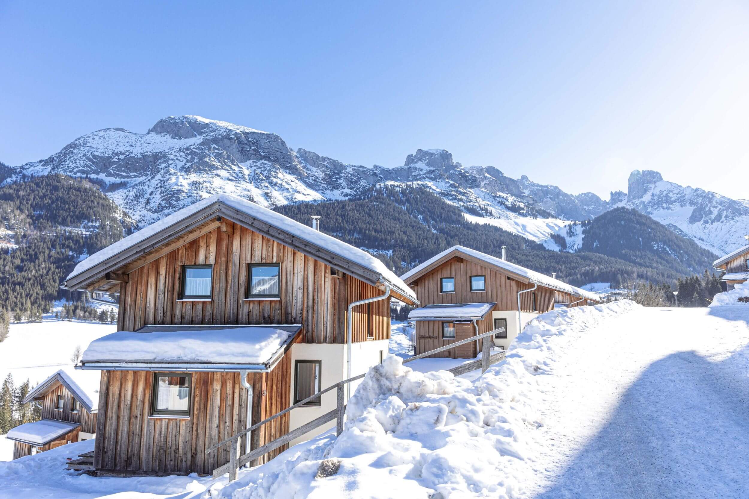 Ski holiday with wellness in the holiday homes at Alpendorf Dachstein West Ski holiday with wellness in the holiday homes at Alpendorf Dachstein West