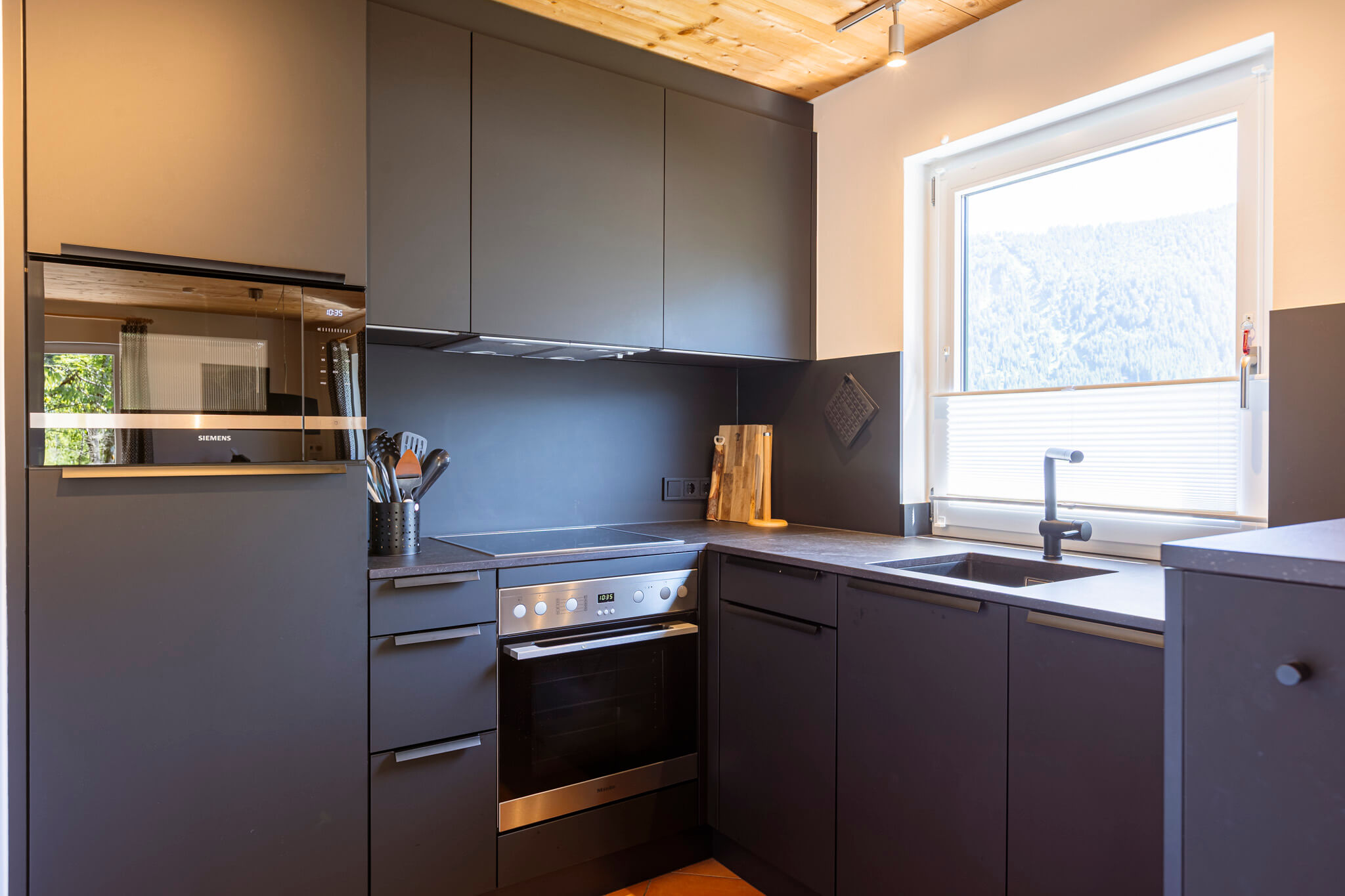 Kitchen Alpendorf Dachstein West Kitchen Alpendorf Dachstein West