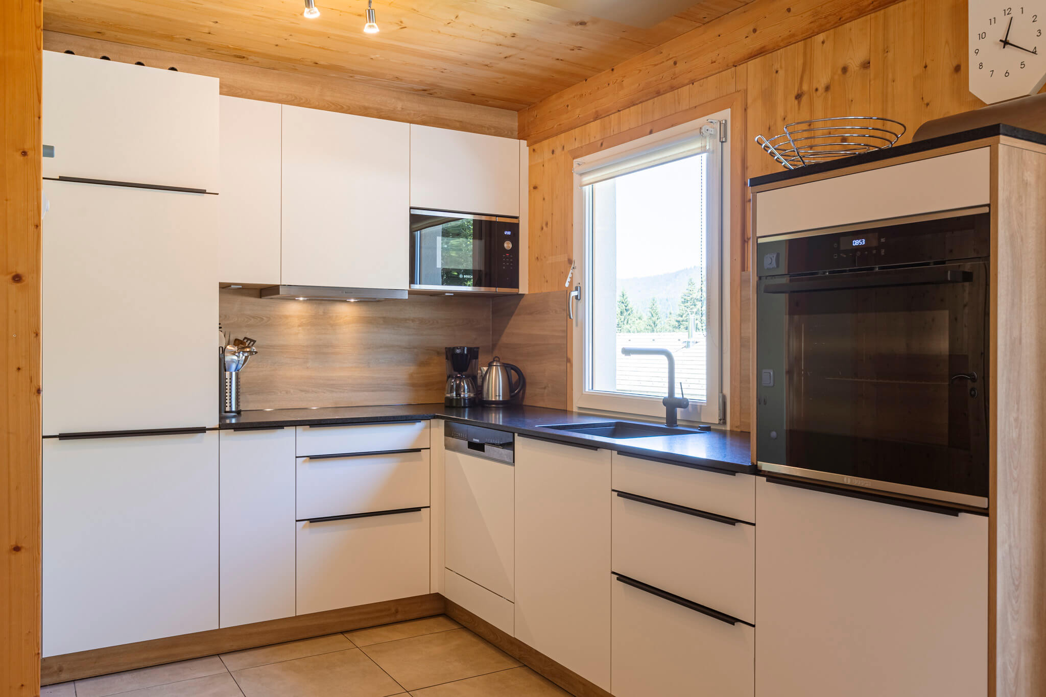 Kitchen Alpendorf Dachstein West Kitchen Alpendorf Dachstein West